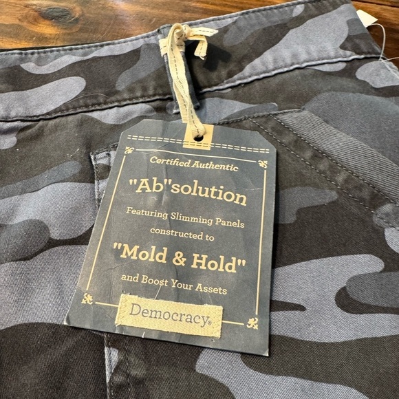 NWT Democracy cargo skirt Ab-Solution. Mold & hold. Size 18 blues - Picture 5 of 12